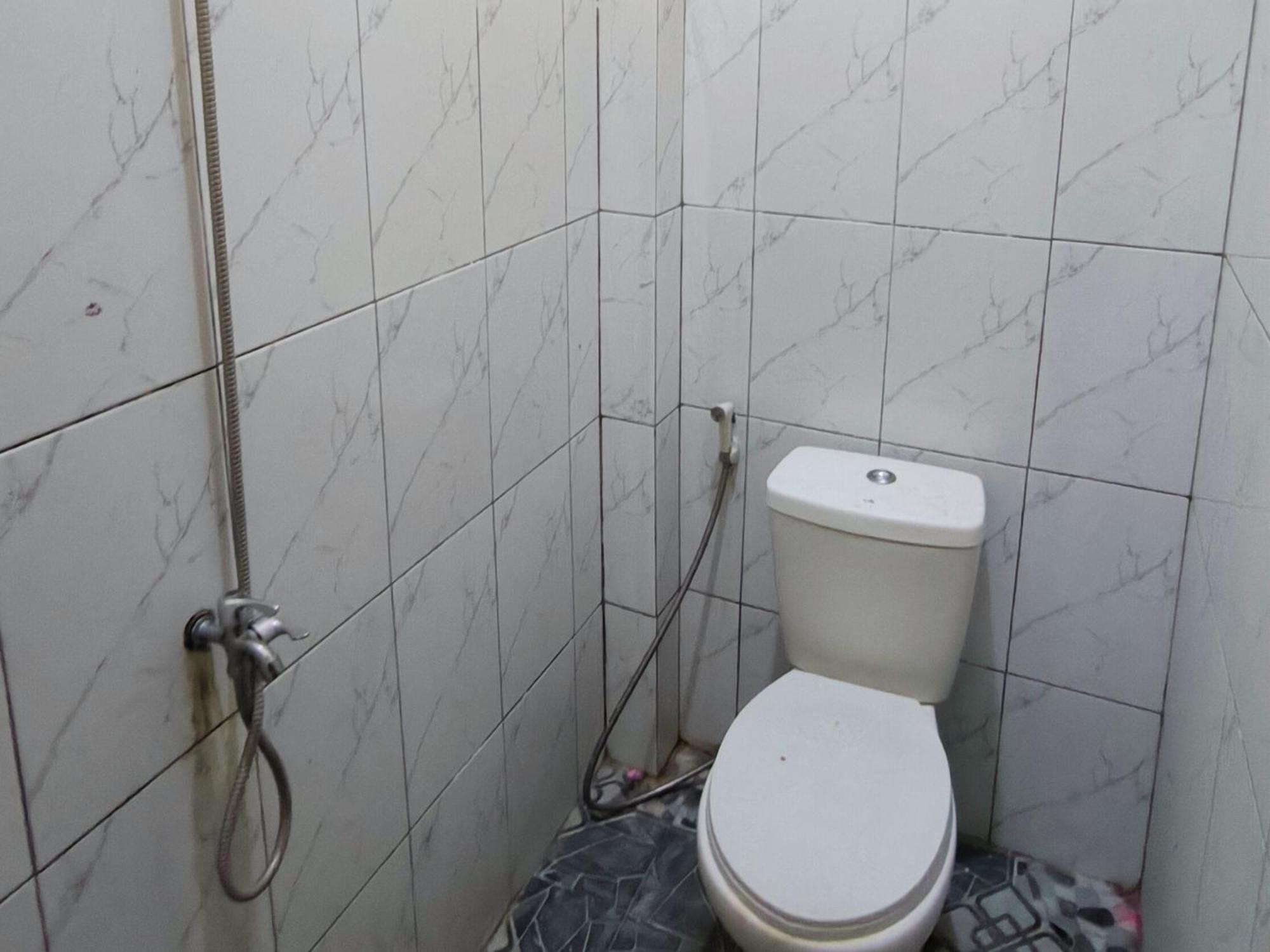 Nn Guesthouse 수라카르타 외부 사진