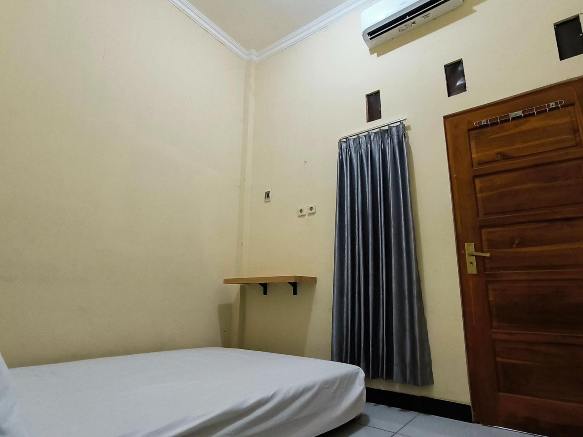 Nn Guesthouse 수라카르타 외부 사진