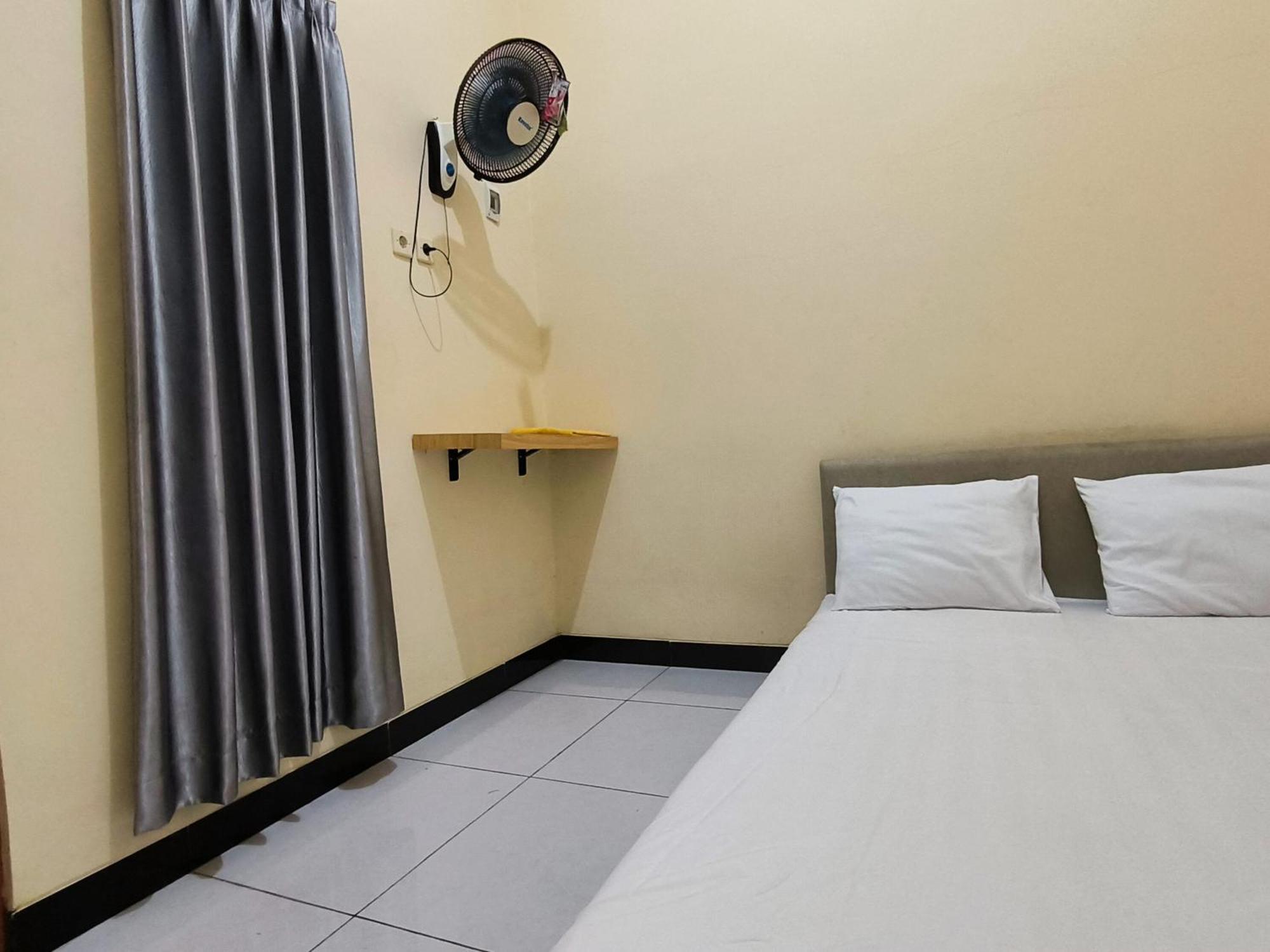 Nn Guesthouse 수라카르타 외부 사진